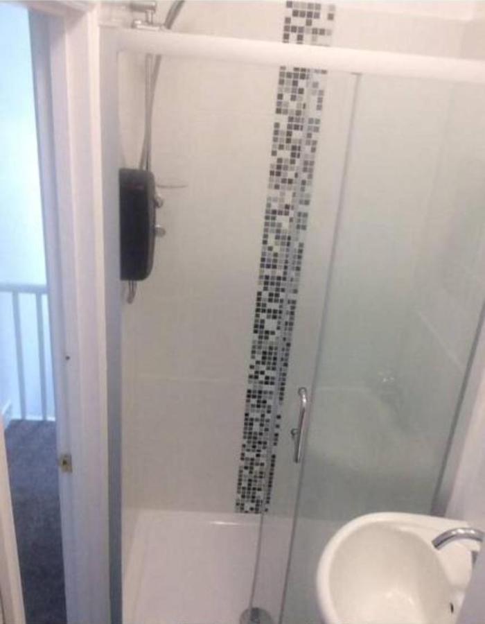 4 Bedroom House For Corporate Stays In كيترينج المظهر الخارجي الصورة